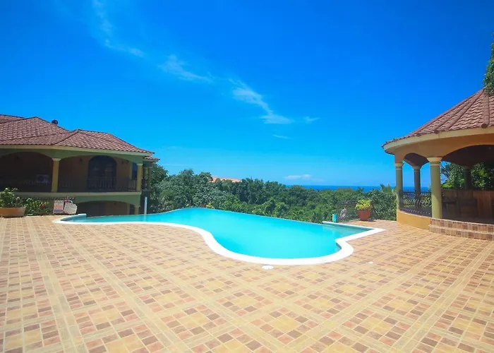 Luxury 10 Bedroom Villa-Millbrooks