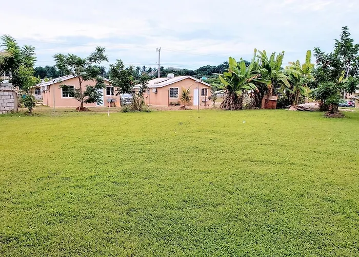 Community One-Bedroom, 1 Bathroom, Wifi, Air Condition
