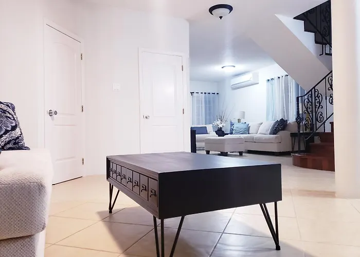 Ivys Luxury Townhouse