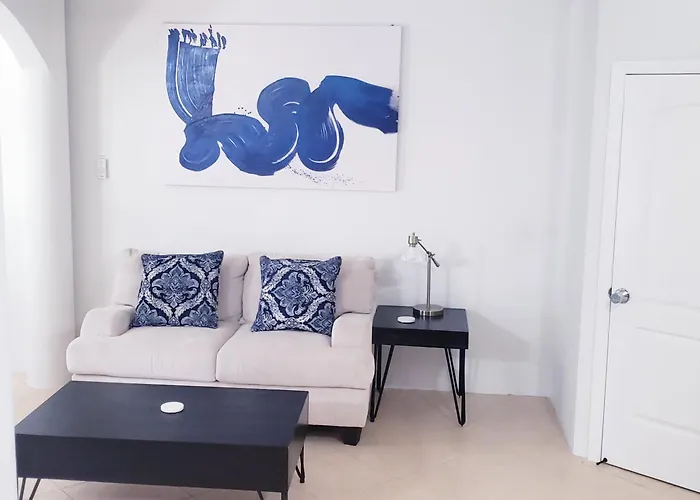 Ivy'S Luxury Townhouse - 1 Bdrm