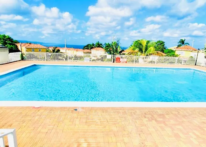 Country Club House Retreat - 2 Bedroom House With Pool Near Montego Bay Airport And Beach Strip