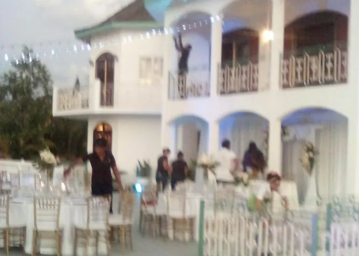 Jamaica Seaview Chateau