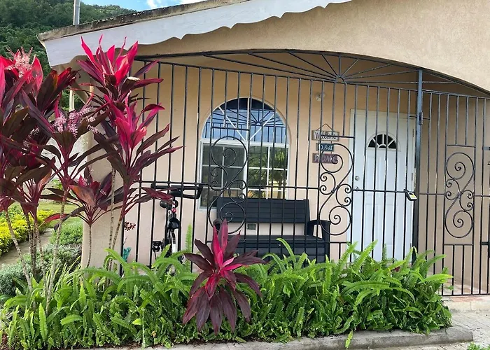 Symone Palms Retreat