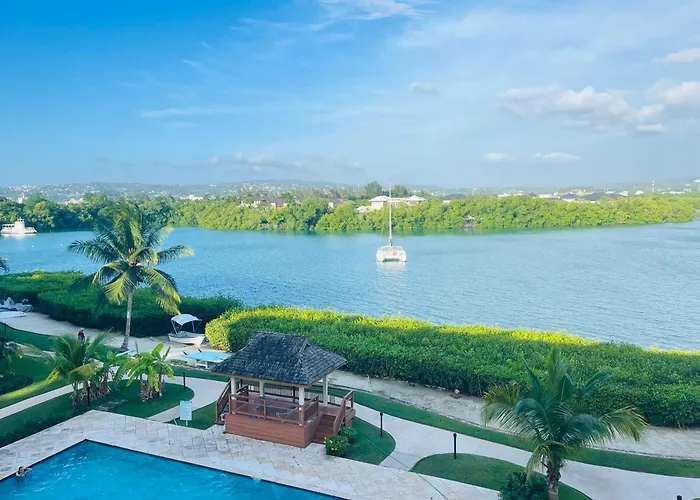 Luxury Guesthouse And Rooms The Lagoons