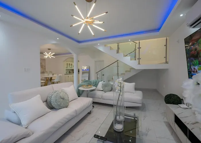 Summer Shades Villa At Legacy