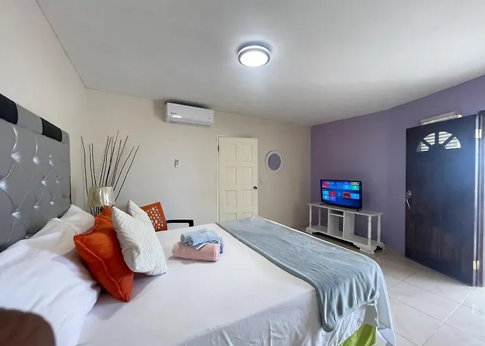 Skyline Suites 2 Queen Bedroom - Perfect For A Couples Getaway! Condo