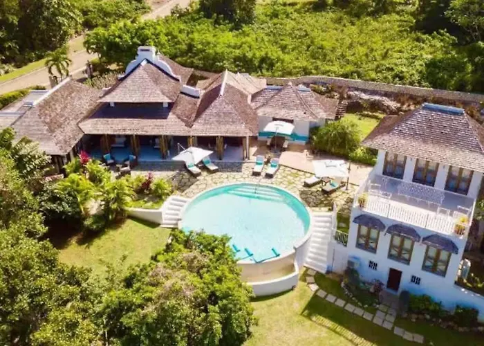Charming 4Br Garden Villa Pool & Separate Cottage
