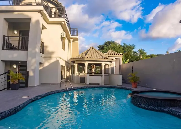 Pinnacle View Estate Tiana Villa