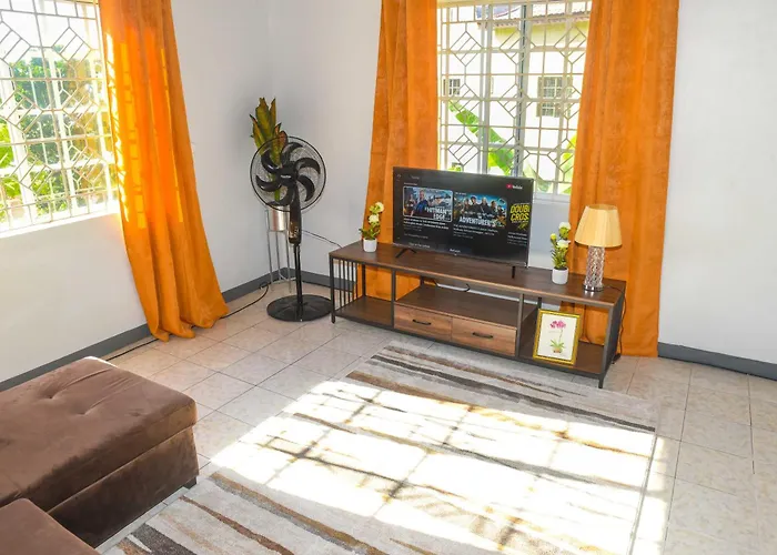 Comfy Seaview 1 Bedroom Apartment