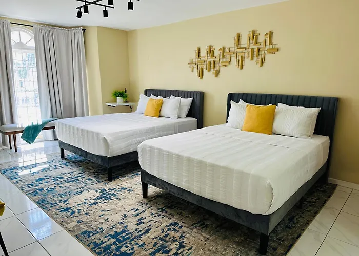 Falcon Shoreline-Gated-Security-Airport Pickup Available