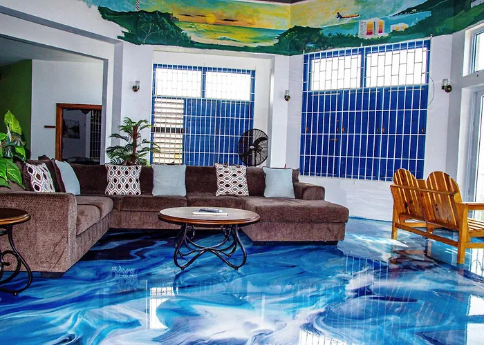 Sunshine Lodge: Your Home Away From Home