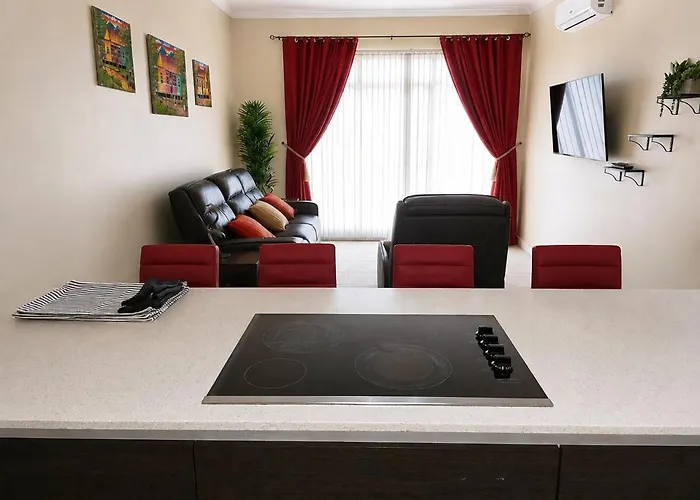 Smileja Luxury Escape Gated Complex Close To Airport