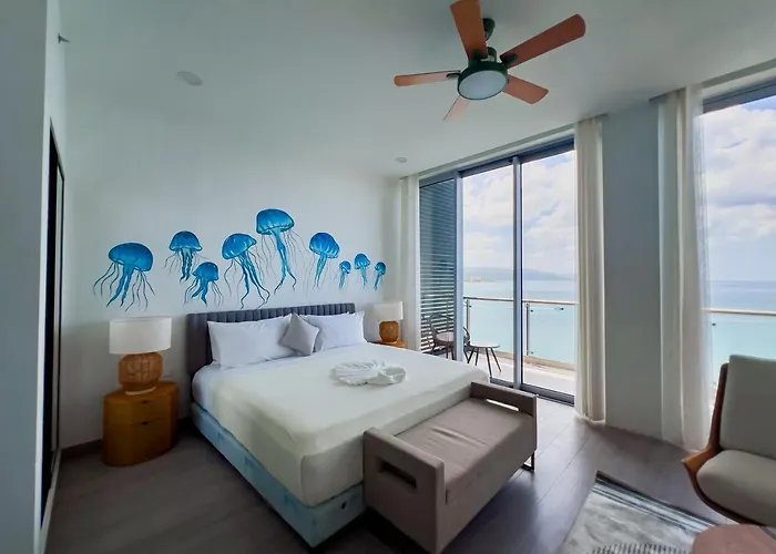 The Bloom - Oceanfront King Suite