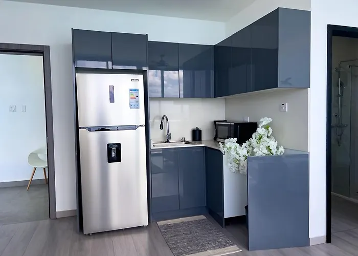 The Bloom - Oceanfront King Suite