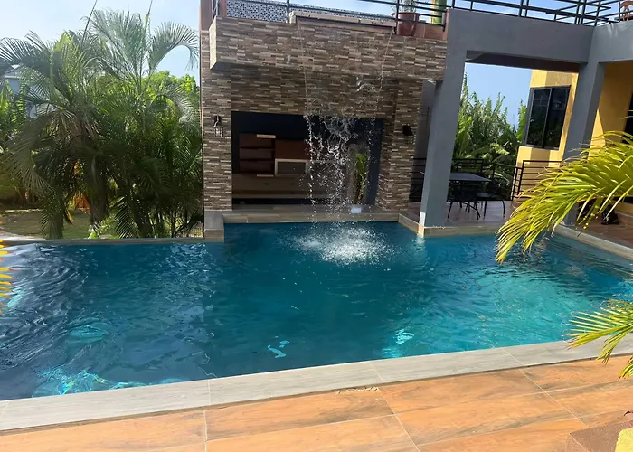 2Br Stay, Pool,Gym,Near Airport, Beaches&Hip Strip