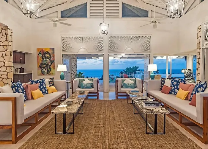 Magnificent 5-Bedroom Estate Villa, Sleeps 12